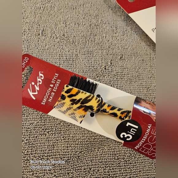 KISS Professional Edge Styler | 3 in 1 | Brush Comb Rattail | Set of 2 - Picture 4 of 7